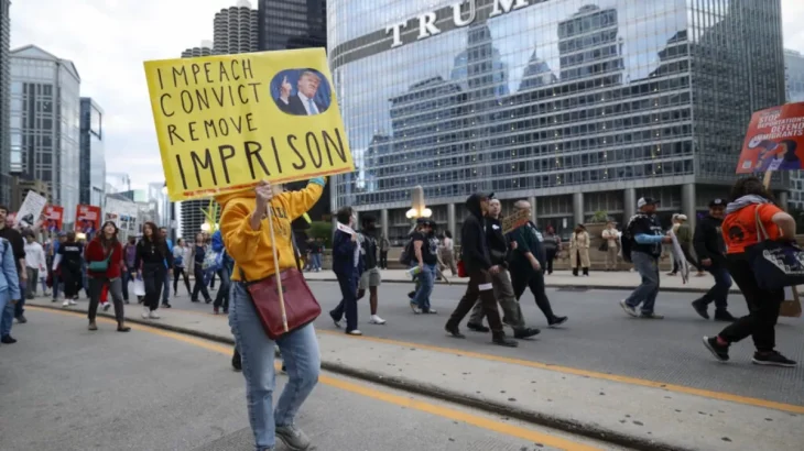 Трамп погрожує воєнними діями проти Чикаго та закликає до жорстких заходів