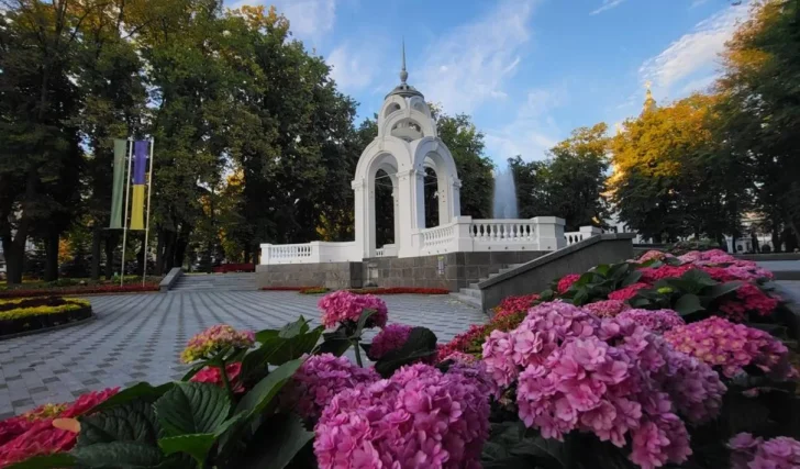 Погода в Україні 11 вересня: дощі на заході, тепло та сонце в інших регіонах