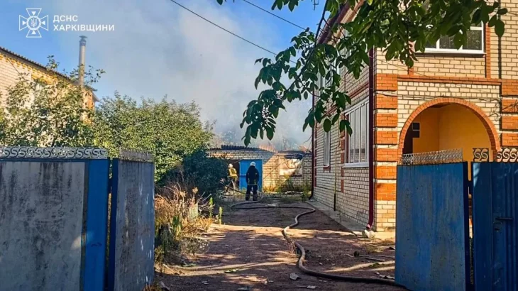 Ворожий обстріл Борової на Харківщині: руйнування та пожежа у житловому секторі