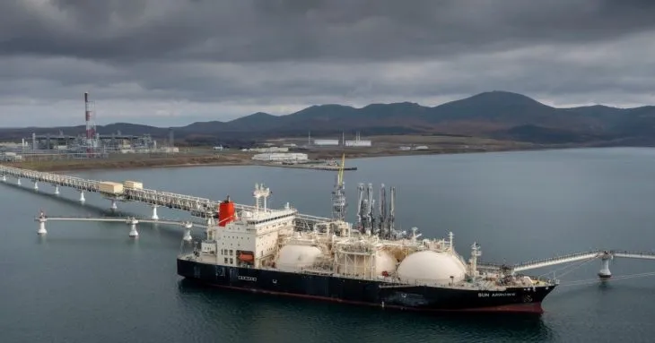 Норвегія слідом за ЄС знижує граничну ціну на російську нафту до $47,6 за барель