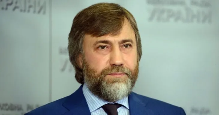 Суд заочно заарештував Вадима Новинського за підозрою у держзраді та розпалюванні ворожнечі