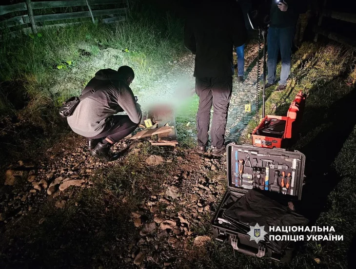 На Івано-Франківщині чоловік убив сусіда сокирою через ревнощі
