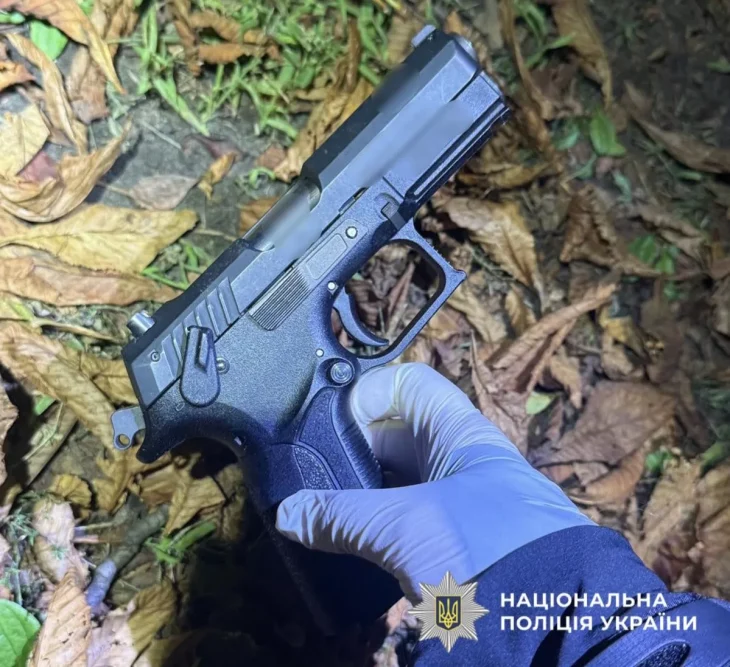 У Львові молодик відкрив стрілянину з травматичної зброї на проспекті Свободи