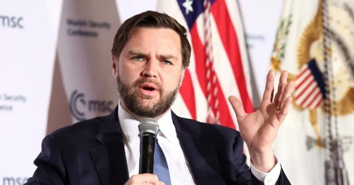 Венс пояснив заяву Трампа щодо України: це визнання реальності, а не зміна позиції