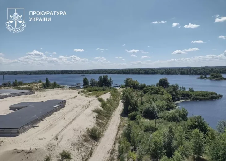 На Жуковому острові у Києві викрито схему незаконного заволодіння землею та будівництва