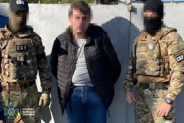 У Херсоні затримали медбрата, який коригував удари дронів та авіабомб рф