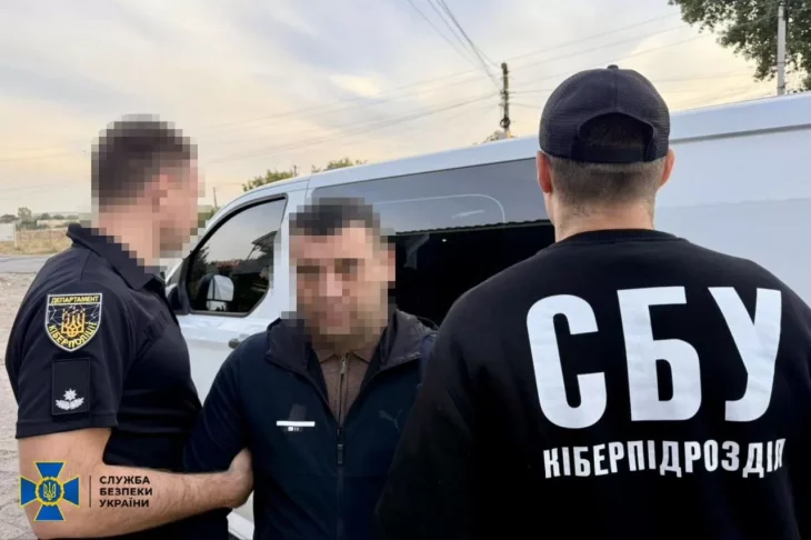 СБУ знешкодила шахраїв, які викрали 600 тисяч гривень у звільнених з російського полону військових