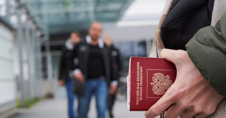 ЄС запроваджує обмеження на пересування російських дипломатів для протидії шпигунству