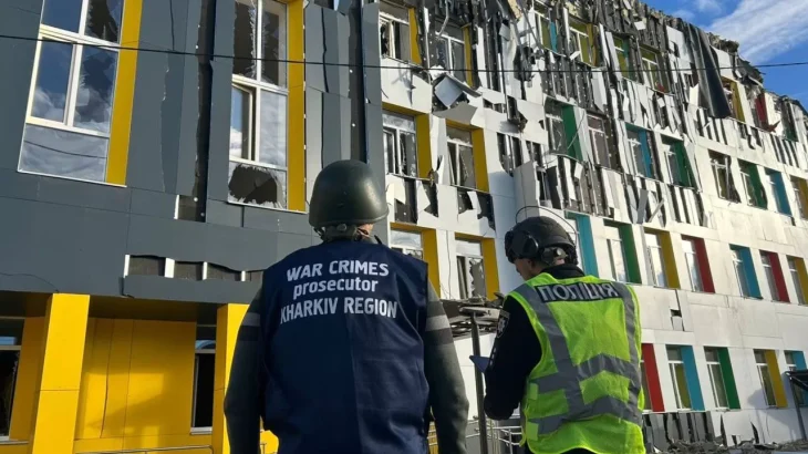 Наслідки нічної атаки дронами по школі в Чугуєві: постраждали п’ятеро людей