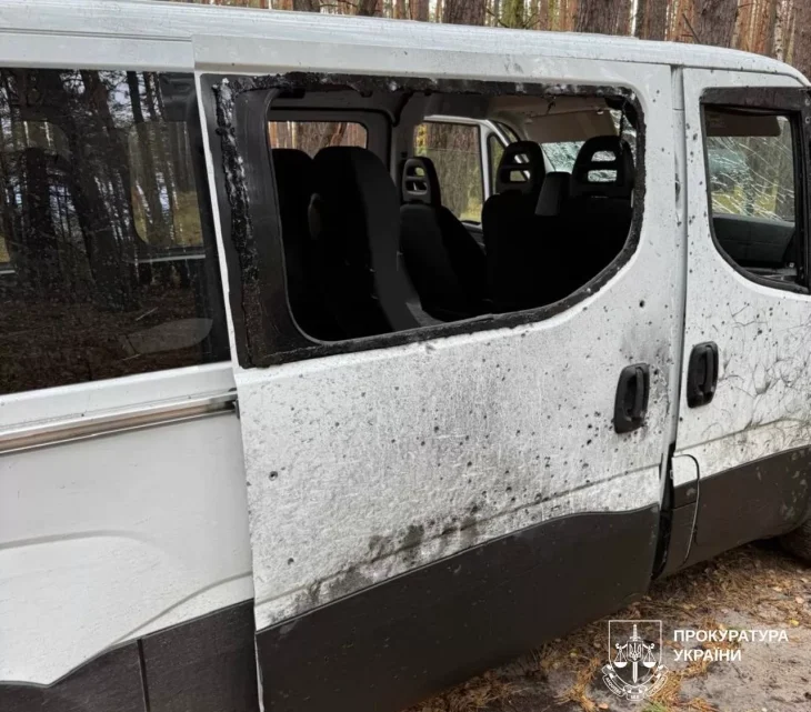 Російський дрон атакував мікроавтобус із керівництвом Борівської громади на Харківщині