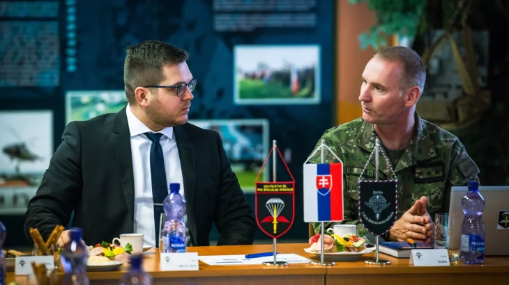 Заява держсекретаря Міноборони Словаччини щодо російського впливу на Україну викликала протест Києва