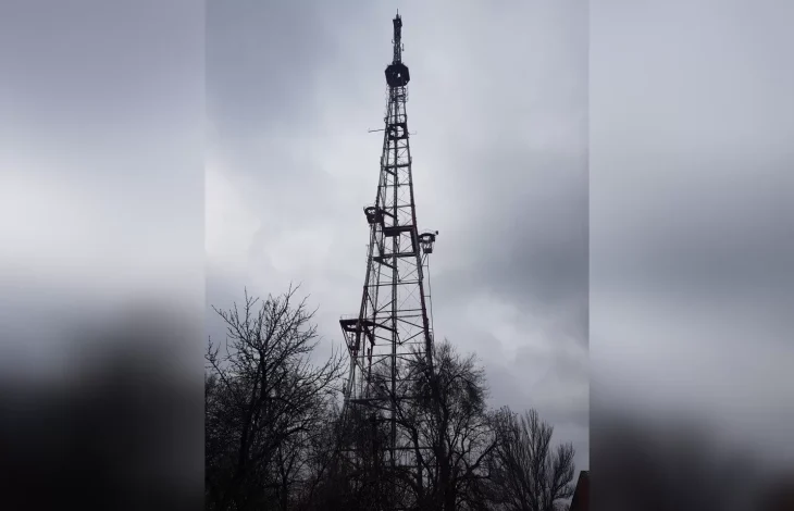 Російський ракетний удар по Дніпру: пошкоджено телевежу та редакцію «Суспільного»