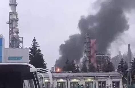Масштабна пожежа на НПЗ у Нижньокамську: деталі інциденту на підприємстві