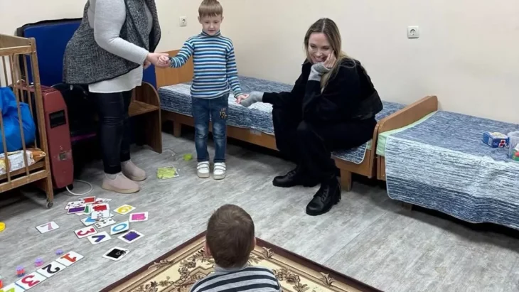 Анджеліна Джолі відвідала прифронтові райони Миколаївщини та Херсонщини