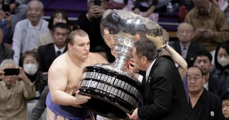 Як українець Данило Явгусишин став першим чемпіоном сумо з Європи в Японії