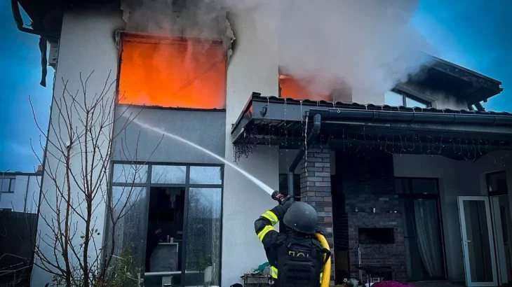 Жертви та поранені внаслідок нічного обстрілу у Київській і Хмельницькій областях