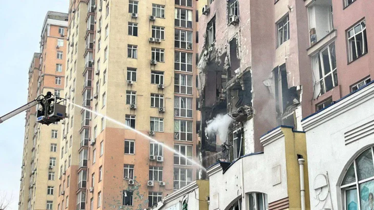 У Києві та області відновлюють електропостачання для 600 тисяч споживачів після обстрілів