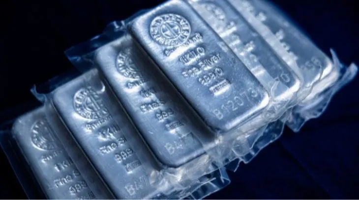 Срібло досягло рекордної вартості понад 70 доларів за унцію: динаміка ринку
