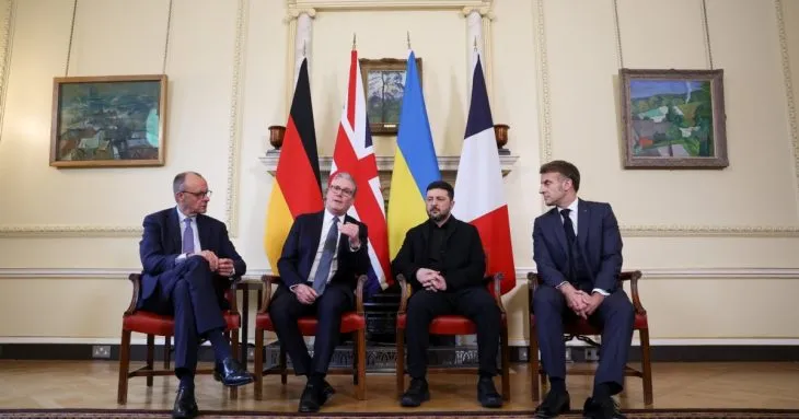 Макрон: Західна коаліція має «багато козирів» у мирних переговорах щодо України
