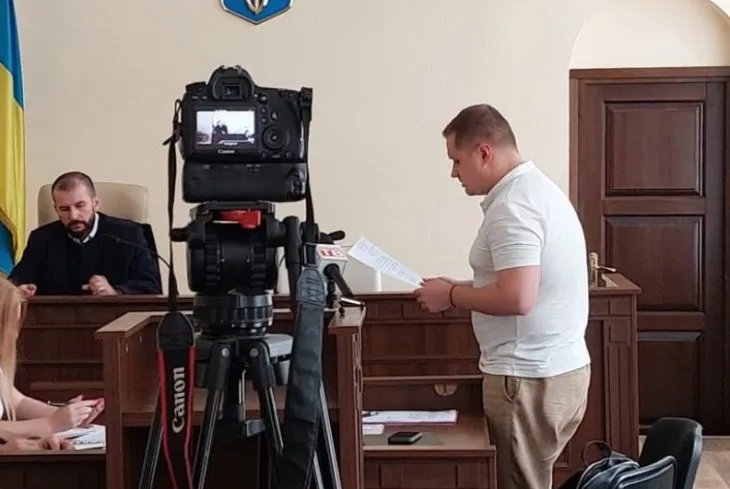 Суддя Юшков справедливо відсторонив прокурора Чеченєва від процесуального керівництва у справі Тарасова, – адвокати