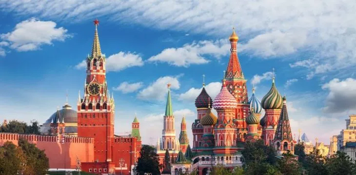 Російська фінансова система занурюється в кризу та хаос через втрату прозорості