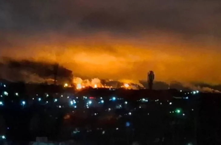 Нічна атака дронів спричинила масштабну пожежу на НПЗ у Ярославлі