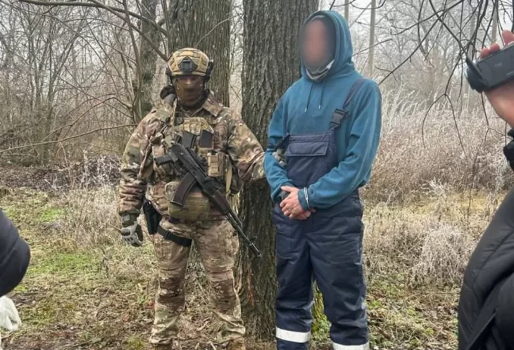 На Харківщині затримали чоловіка, який вимагав 300 тисяч гривень у підприємця
