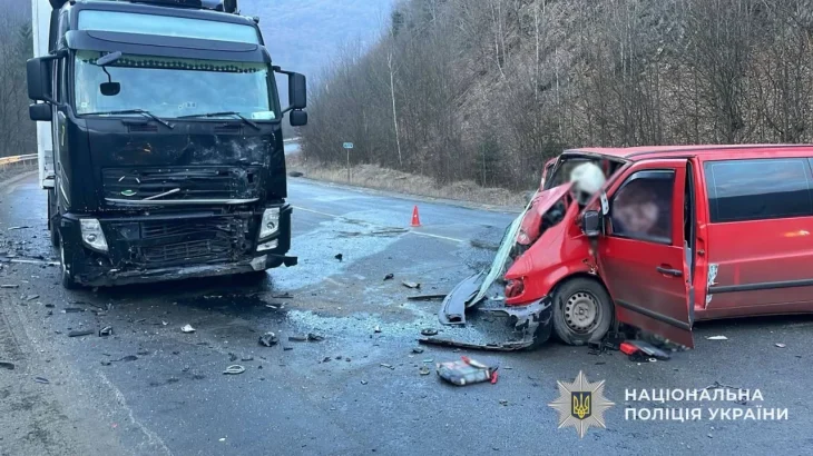 Смертельна ДТП на Абранському перевалі: загинув пасажир Mercedes, двоє травмовані