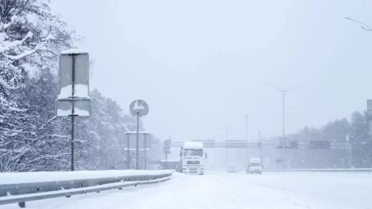 У Харківській області обмежили рух через крижаний дощ і сильний вітер