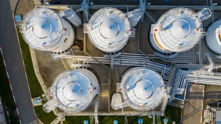 У Слов’янську-на-Кубані безпілотники атакували нафтопереробний об’єкт