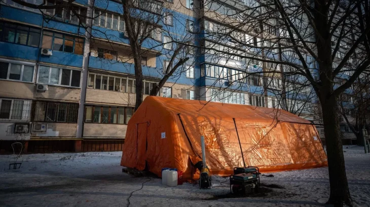 У Київській області працюють 456 пунктів незламності для допомоги мешканцям після обстрілів