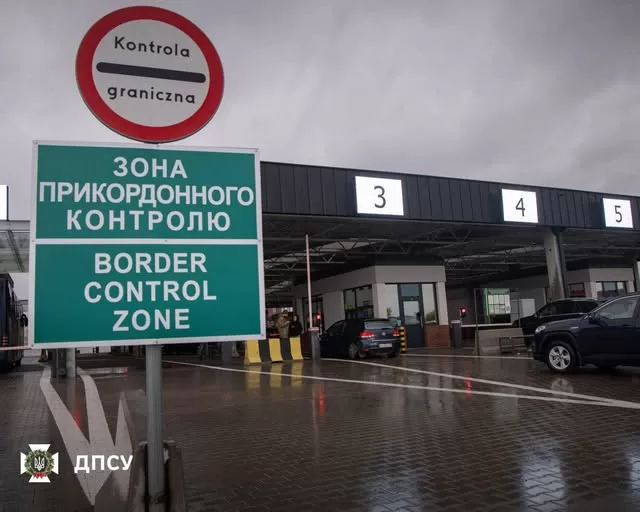 Прикордонники заборонили в’їзд італійцю через підтримку путіна та виправдання агресії рф