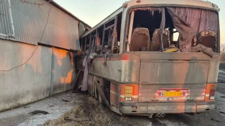 БПЛА вдарив біля службового автобуса на Дніпропетровщині: 12 загиблих, 7 поранених