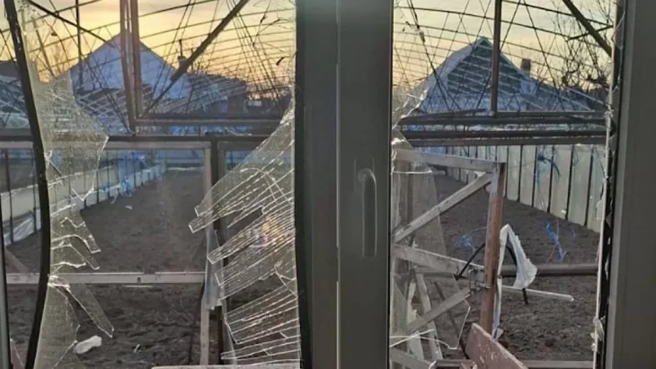 Авіабомба влучила в житловий будинок на Харківщині — є загиблі й поранені