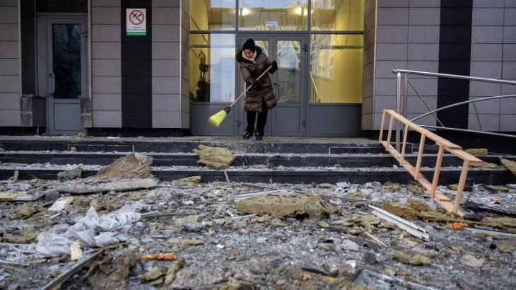 ЗСУ збили 38 ракет і 412 ворожих безпілотників під нічною атакою