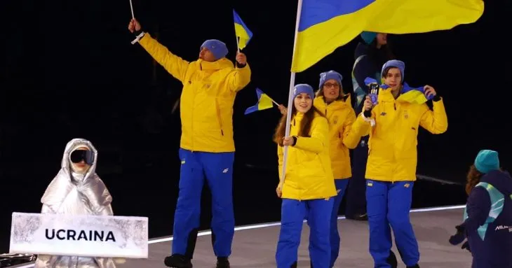 МЗС закликало розслідувати вибір росіянки для несення таблички «Україна»