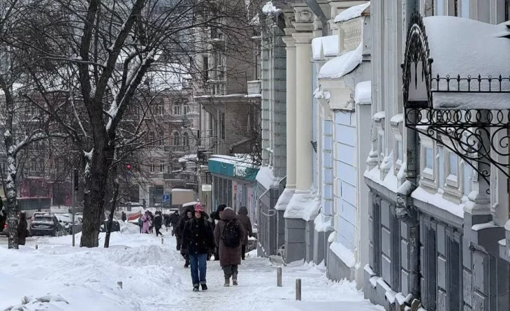 Погода 7 лютого: сніг на півночі, дощі на півдні та ожеледиця в центрі