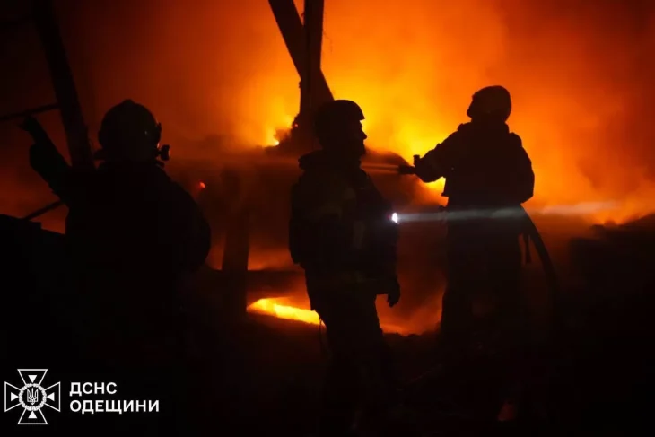 Нічна атака дронів на Одесу: пошкоджено підприємство та релігійну споруду