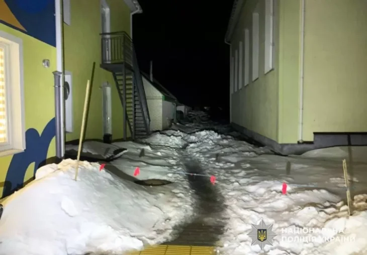 У Житомирському районі в дитсадку на хлопчика впала снігова брила