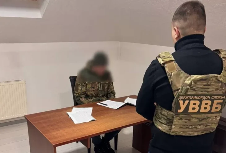 На Буковині викрили прикордонника, який допомагав переправляти людей до Румунії