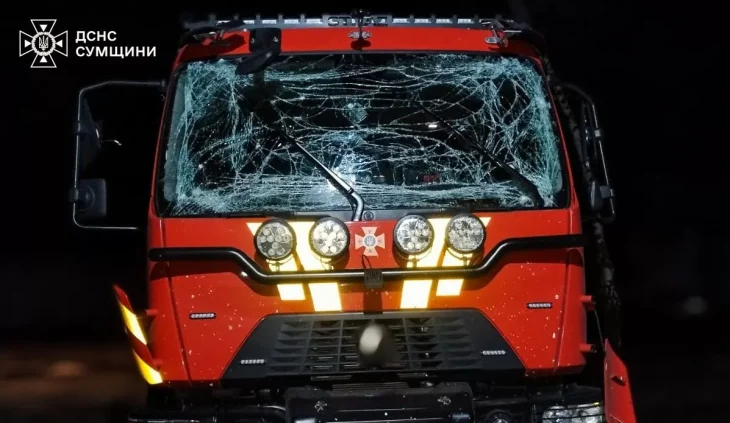 У Сумах російські війська влучили по рятувальниках — пошкоджено пожежний автомобіль