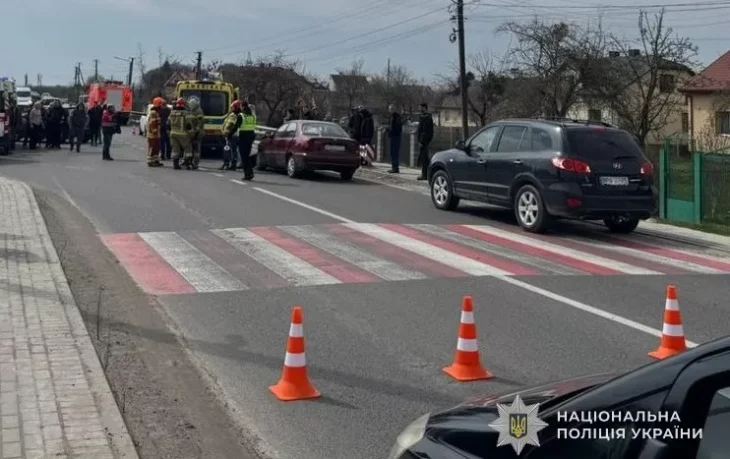 Потрійна ДТП на Львівщині: постраждали жінка і п’ятеро дітей