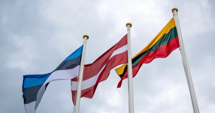 Три країни Балтії відкидають звинувачення росії у сприянні атакам дронів