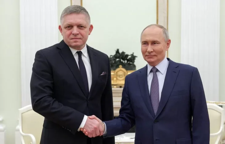 Фіцо просить у Польщі дозвіл на переліт до Москви на парад