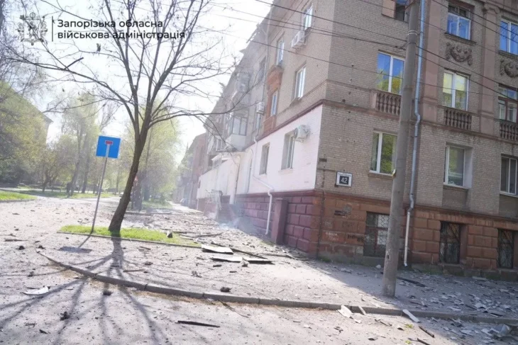 Окупанти вдарили дронами по Запоріжжю — є поранені та пожежі
