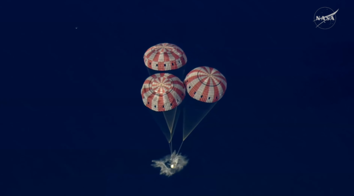 Екіпаж Artemis II успішно завершив обліт Місяця і повернувся на Землю