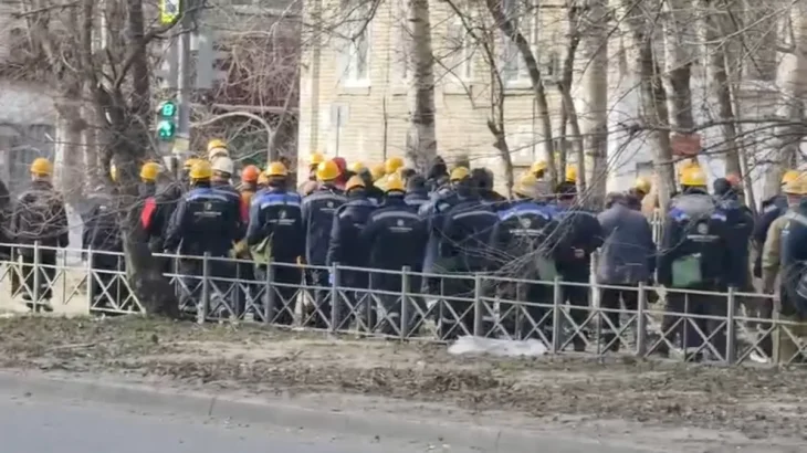 Близько 200 китайців протестували в росії через борги із зарплатою