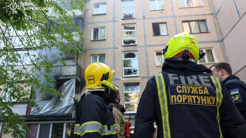Пожежа в Харкові: у багатоповерхівці загинув чоловік, врятовано трьох дітей