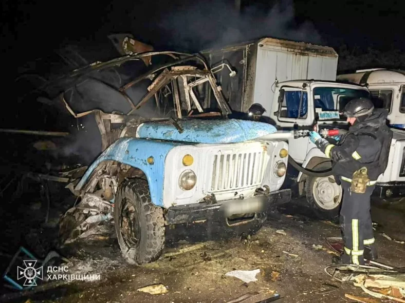 Дрони росії атакували Харківщину: горіли автобус і вантажівка