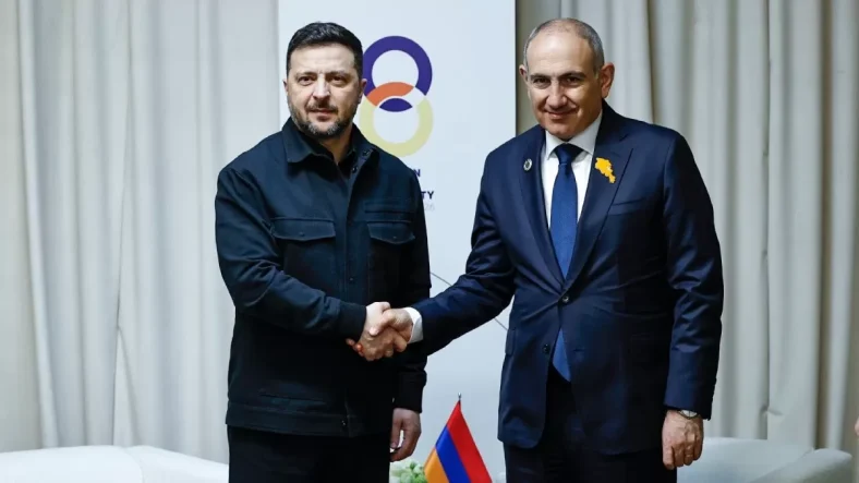 Путін закликав Вірменію визначитися між ЄС і ЄАЕС